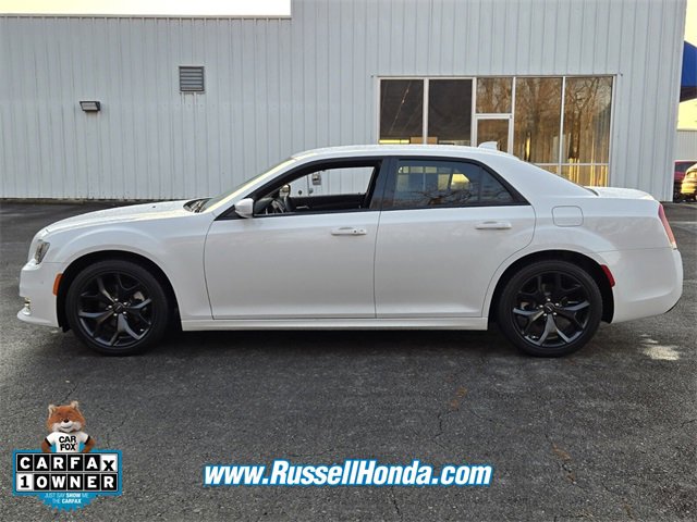 Used 2023 Chrysler 300 Touring L image 4