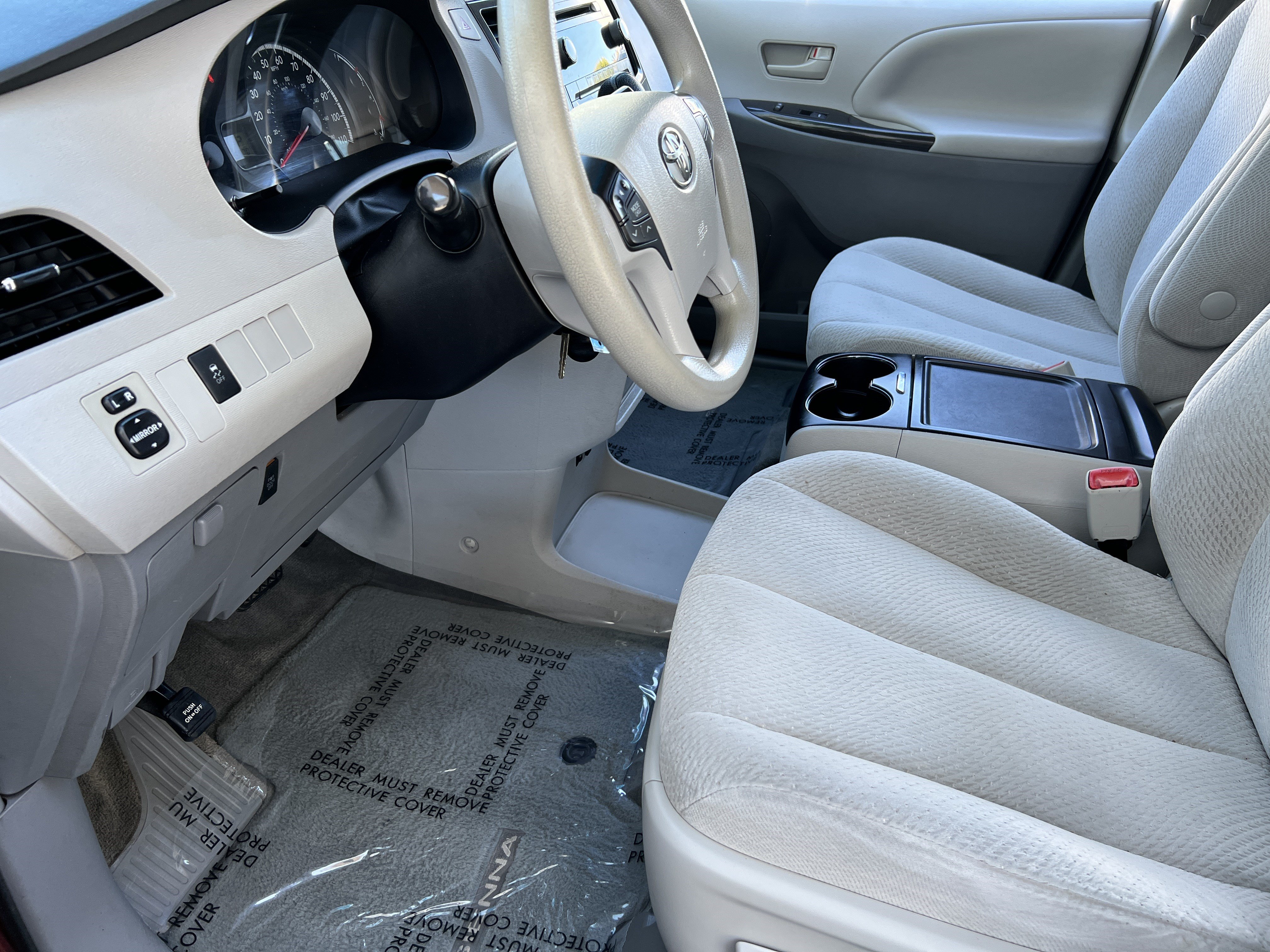 Used 2014 Toyota Sienna LE FWD image 11