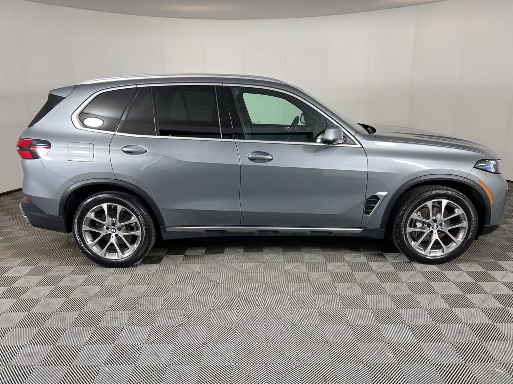 Certified 2024 BMW X5 xDrive40i w/ Premium Package image 4