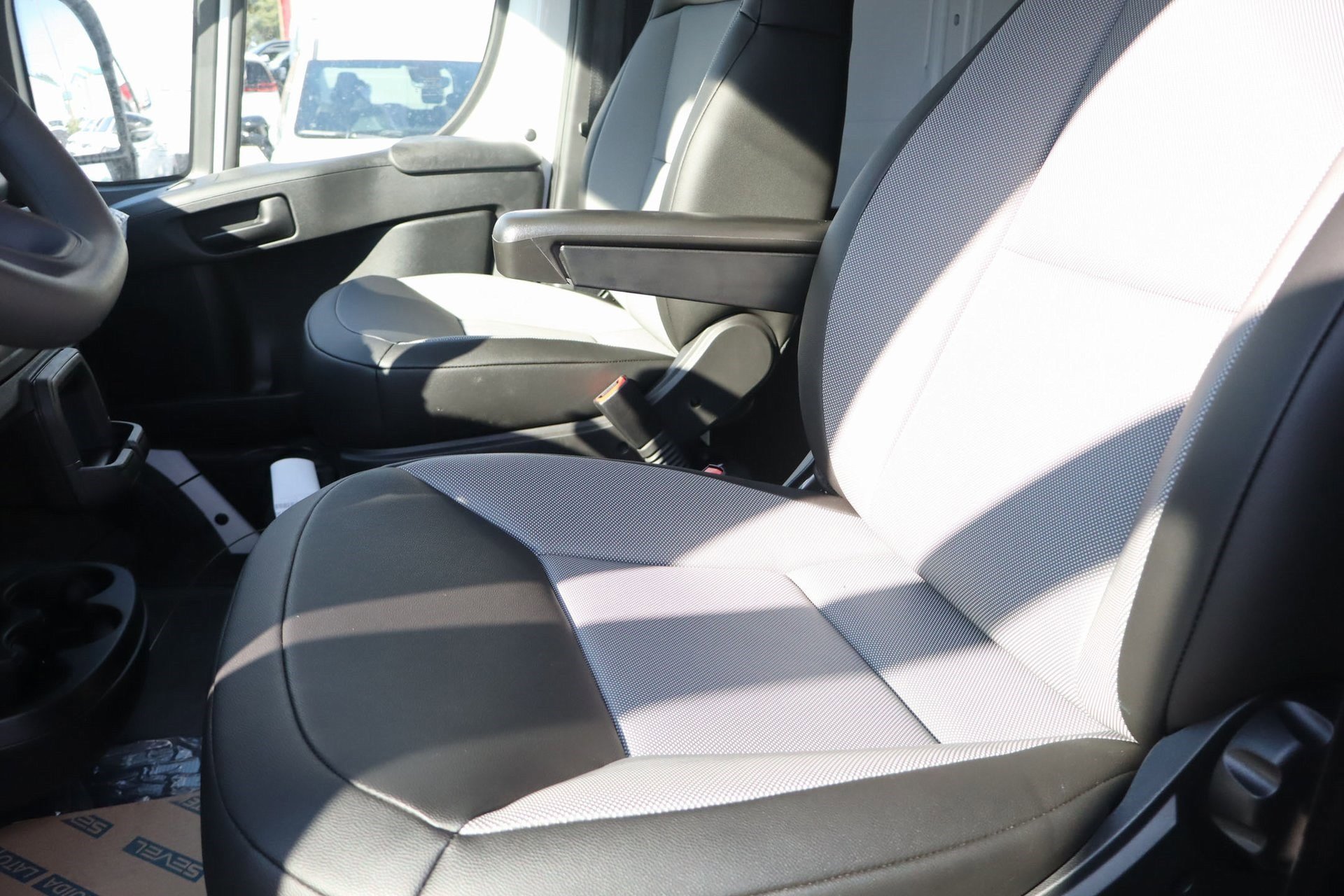 New 2026 RAM ProMaster 1500 w/ Convenience Group image 19