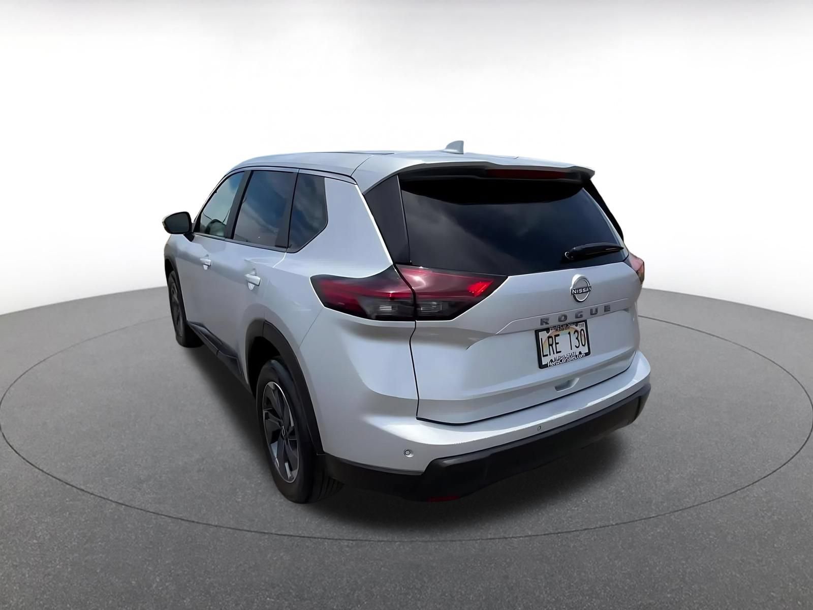 Used 2025 Nissan Rogue SV FWD image 11