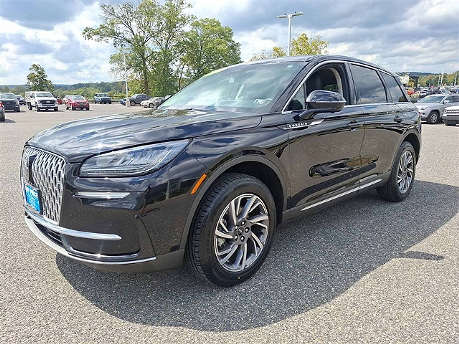 Certified 2023 Lincoln Corsair AWD w/ Equipment Group 101A image 3