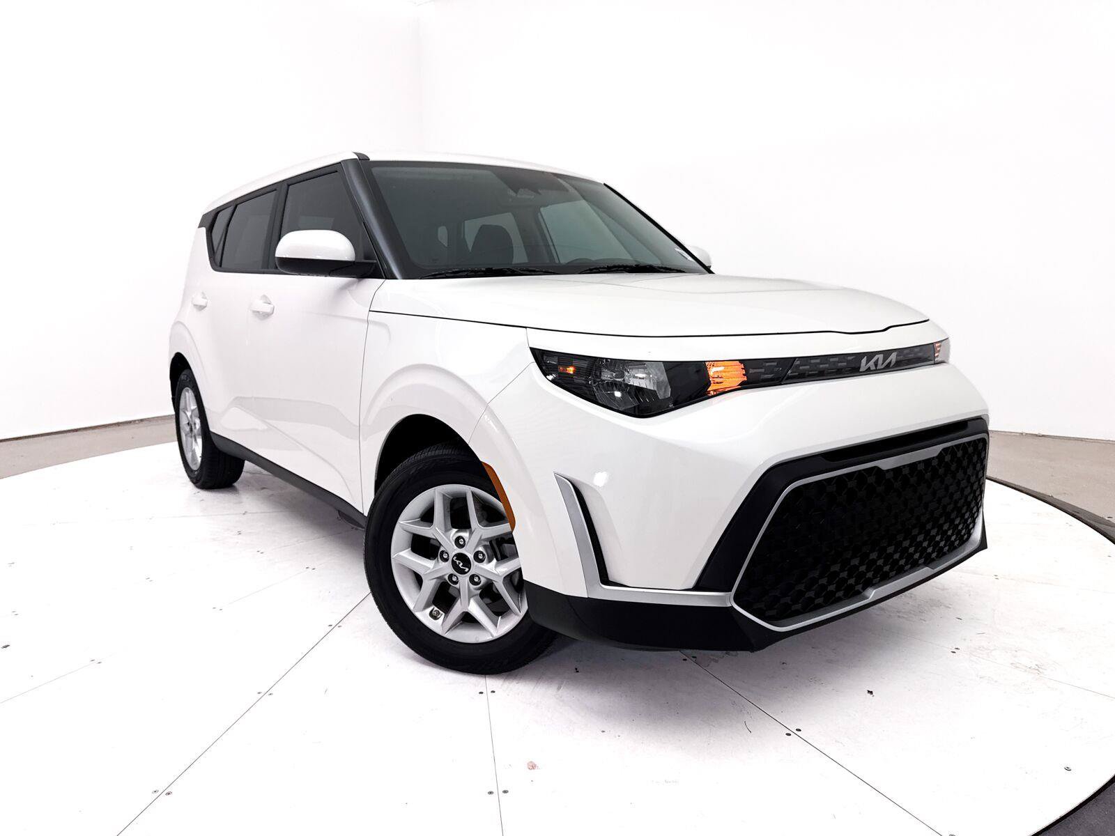 Used 2025 Kia Soul LX w/ LX Technology Package