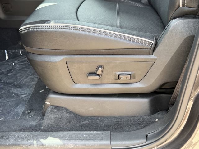 New 2026 RAM 3500 Laramie AWD/4WD image 13