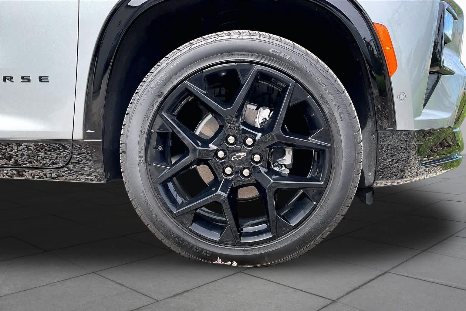 Used 2026 Chevrolet Traverse RS w/ LPO, Floor Liner Package AWD/4WD image 10
