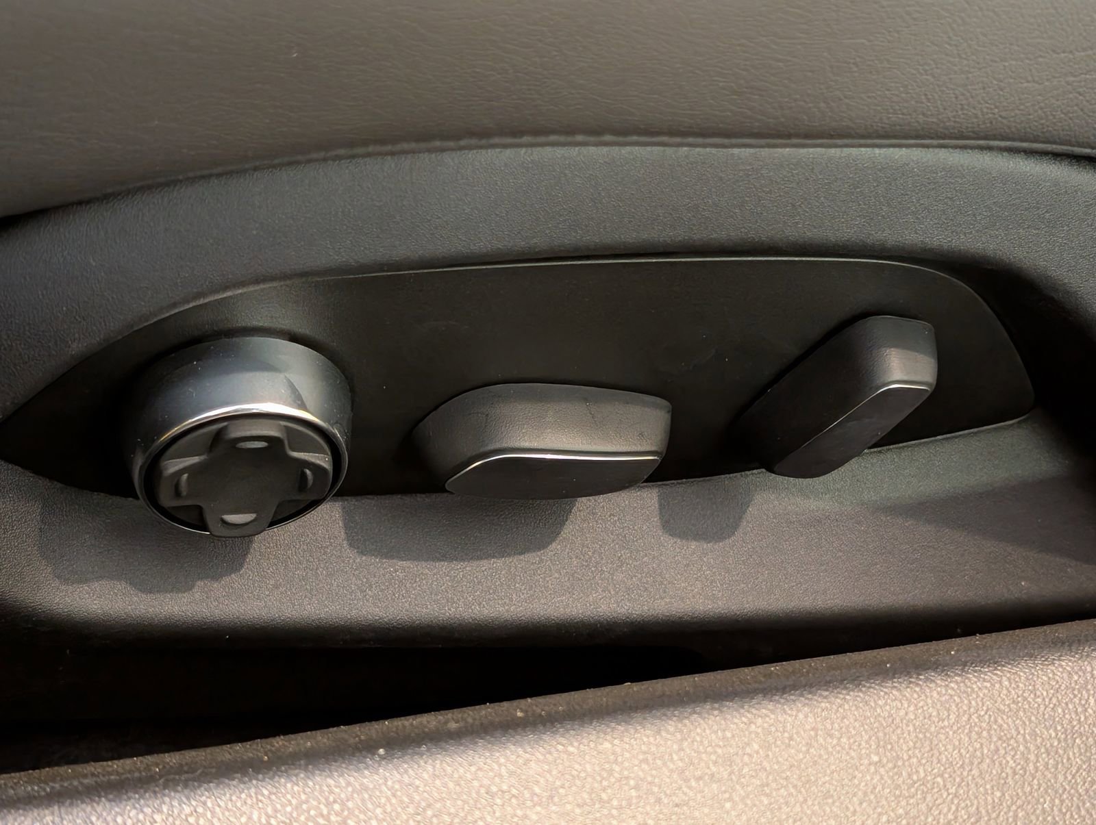 New 2026 Chevrolet Corvette E-Ray w/ Stealth Interior Trim Package image 17