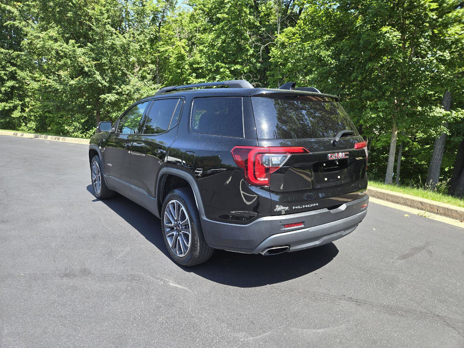 Used 2020 GMC Acadia AT4 w/ Driver Alert Package II AWD/4WD image 6