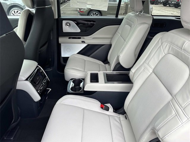 New 2025 Lincoln Aviator Reserve w/ Equipment Group 201A image 19