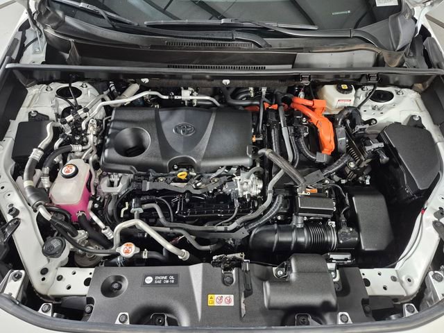 Used 2022 Toyota RAV4 SE w/ Weather & Moonroof Package AWD/4WD image 8