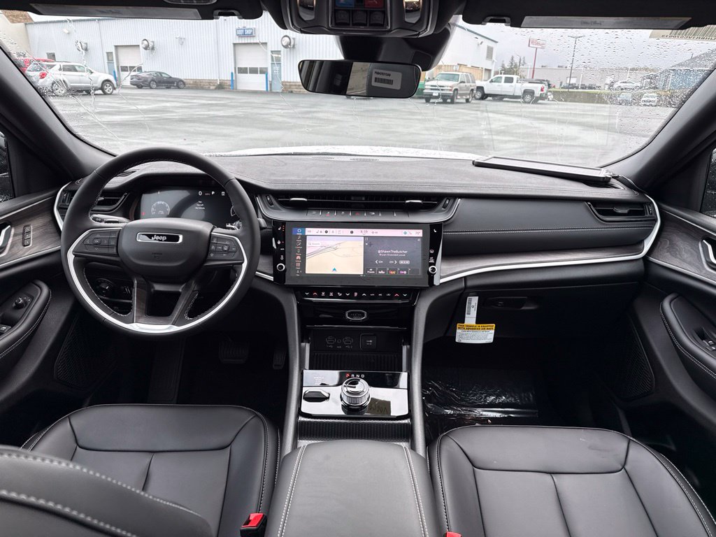 New 2027 Jeep Grand Cherokee Limited AWD/4WD image 15