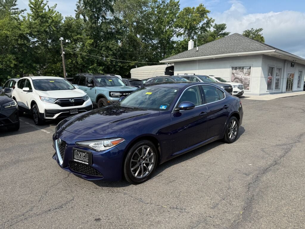 Used 2020 Alfa Romeo Giulia AWD image 4