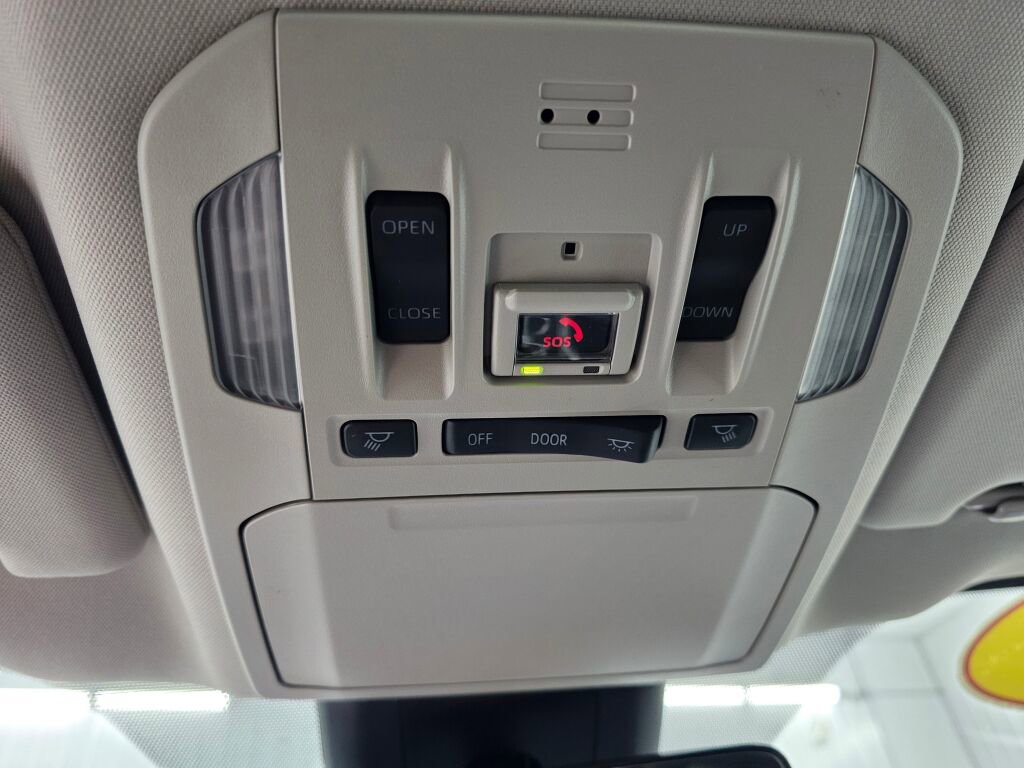 Used 2022 Toyota Highlander XLE image 27