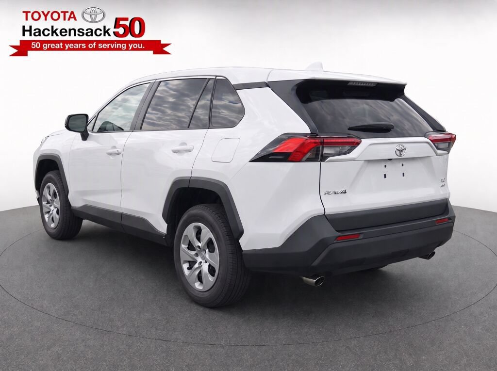Used 2025 Toyota RAV4 LE AWD/4WD image 3