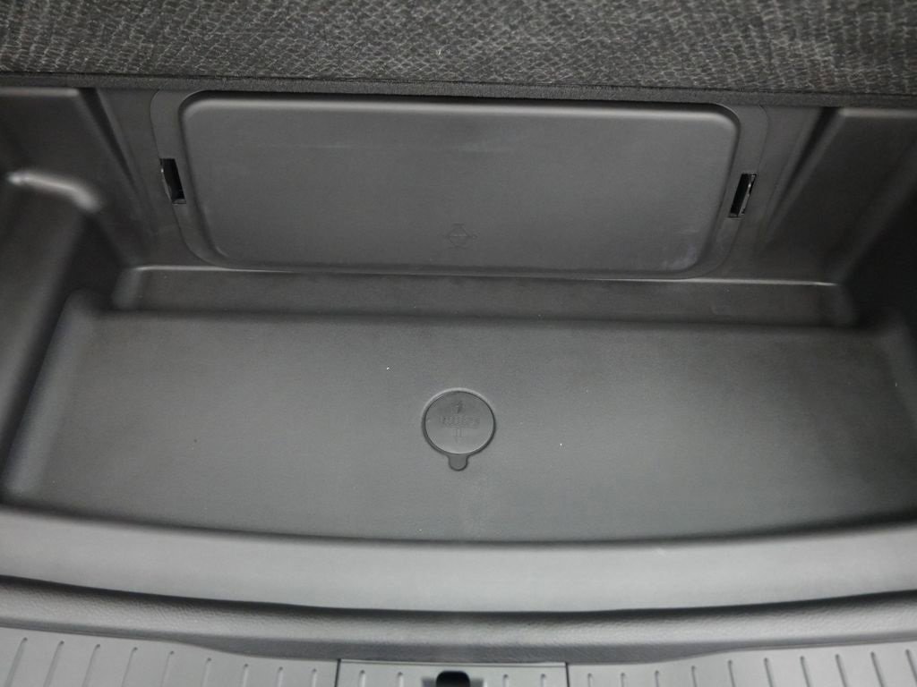 New 2025 Jeep Grand Cherokee L Altitude image 24