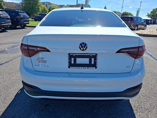 Used 2023 Volkswagen Jetta SE w/ Panoramic Sunroof Package FWD image 7