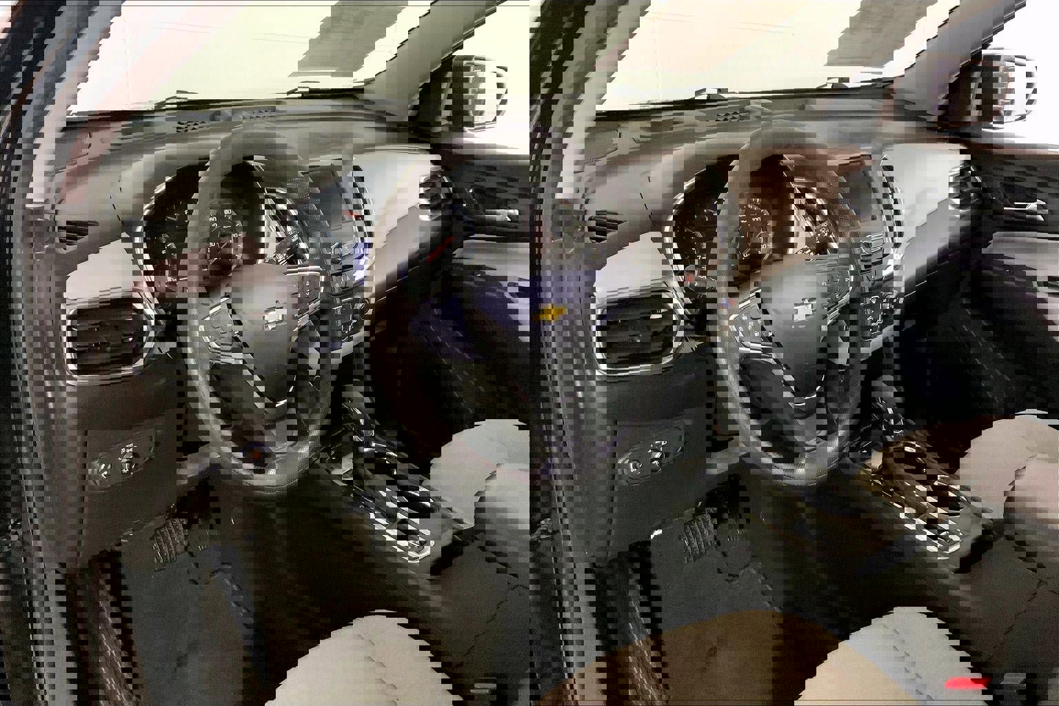 Used 2023 Chevrolet Equinox LS image 14