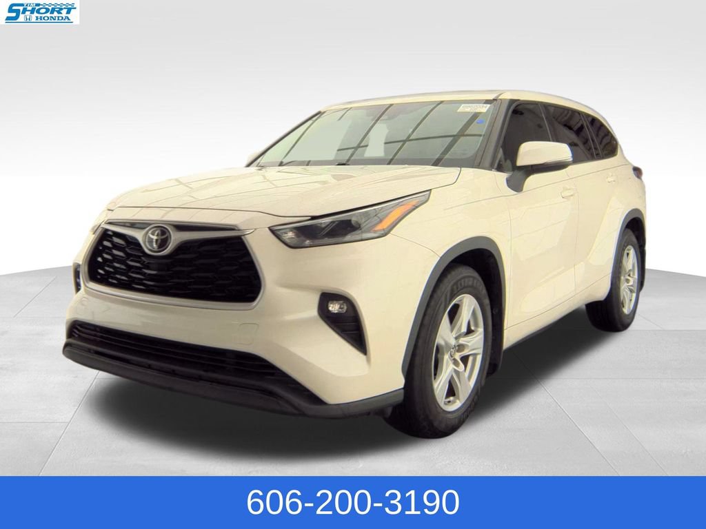Used 2021 Toyota Highlander LE