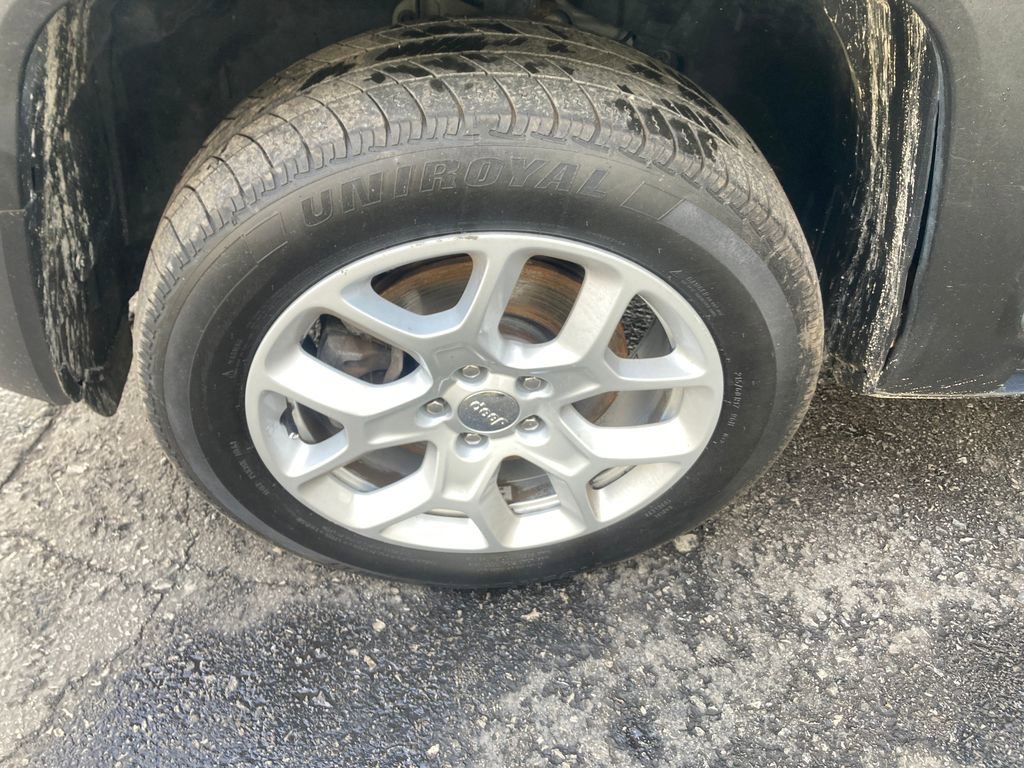 Used 2018 Jeep Renegade Latitude image 31