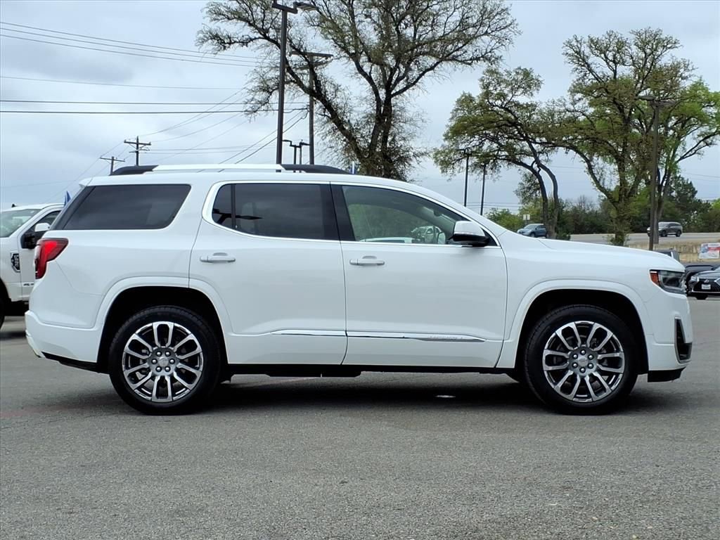 Used 2023 GMC Acadia Denali image 2
