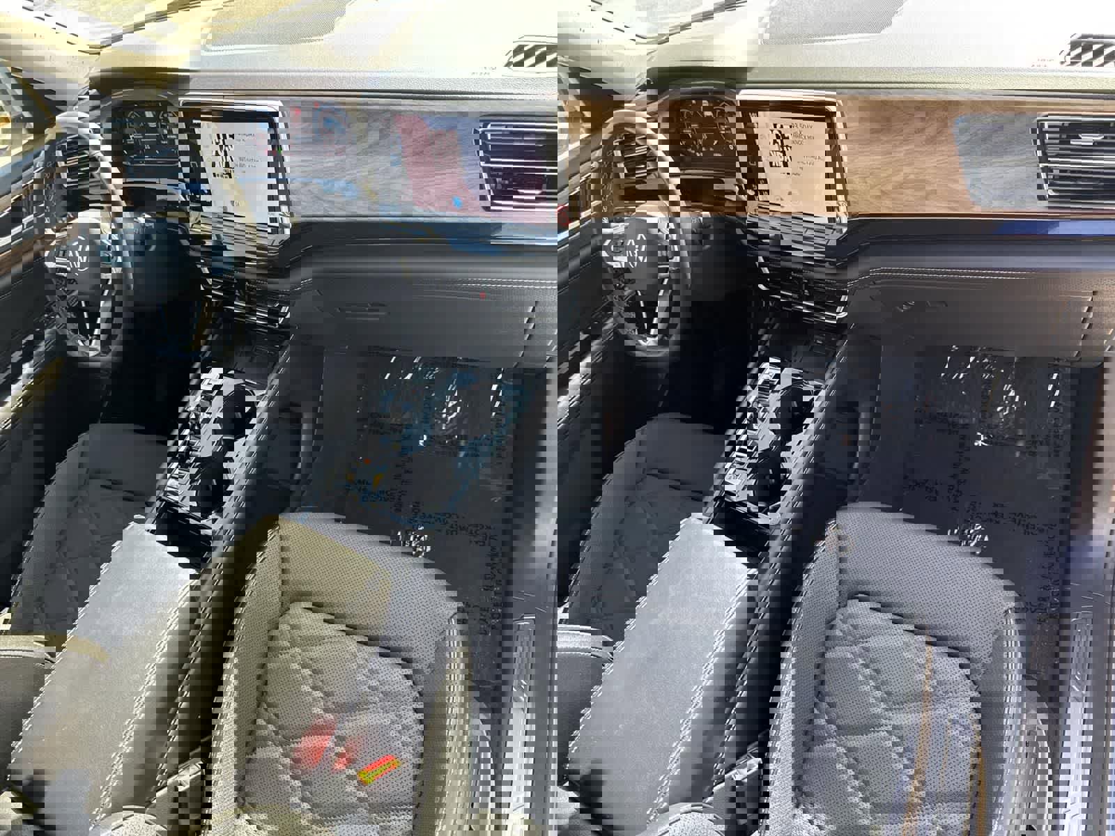 Used 2025 Volkswagen Atlas SE image 41