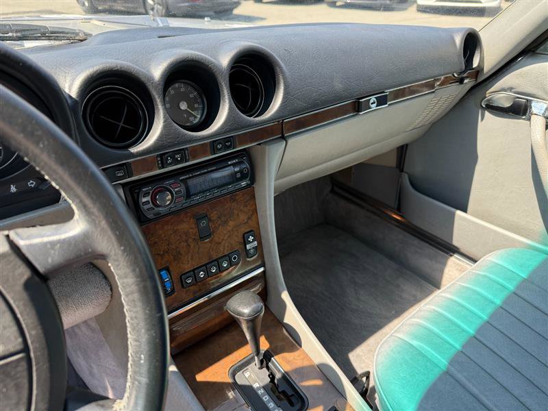 Used 1988 Mercedes-Benz 560 SL image 9