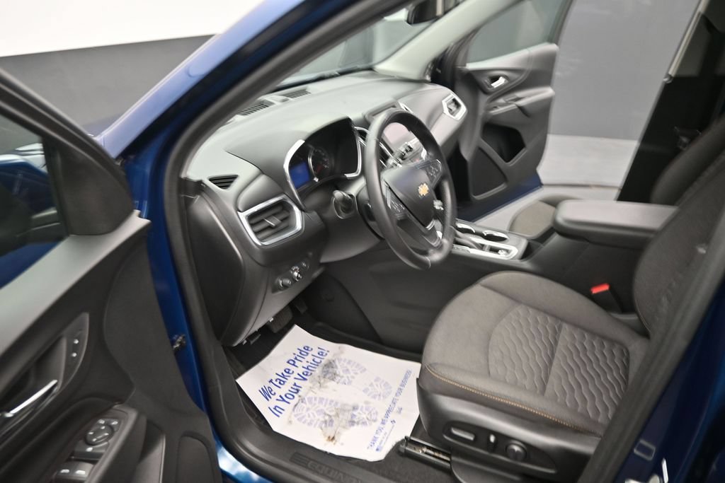 Used 2020 Chevrolet Equinox LT w/ Driver Convenience Package FWD image 17