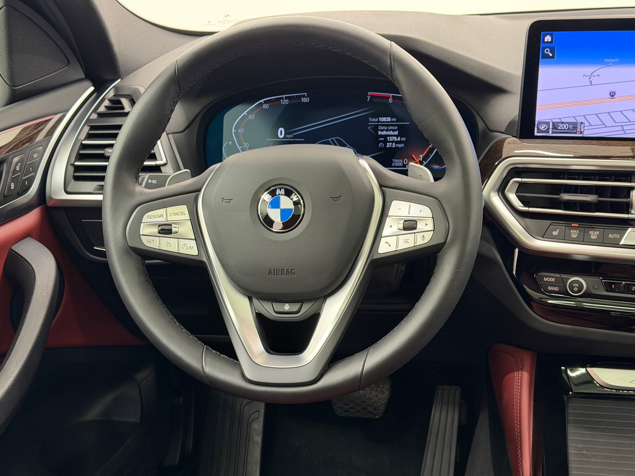 Certified 2025 BMW X4 xDrive30i w/ Premium Package image 17