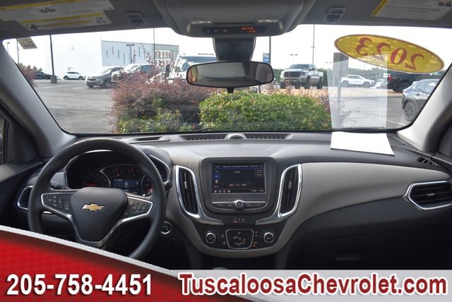 Used 2023 Chevrolet Equinox LS w/ LS Convenience Package FWD image 3