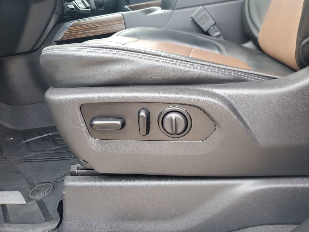 Used 2020 Chevrolet Silverado 1500 High Country w/ Technology Package image 15