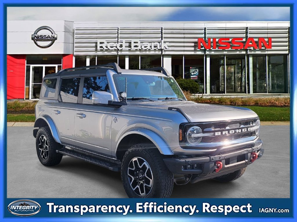 Used 2024 Ford Bronco Outer Banks AWD/4WD image 1