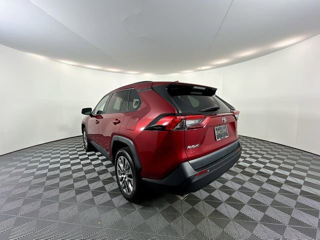 Used 2022 Toyota RAV4 XLE Premium image 6