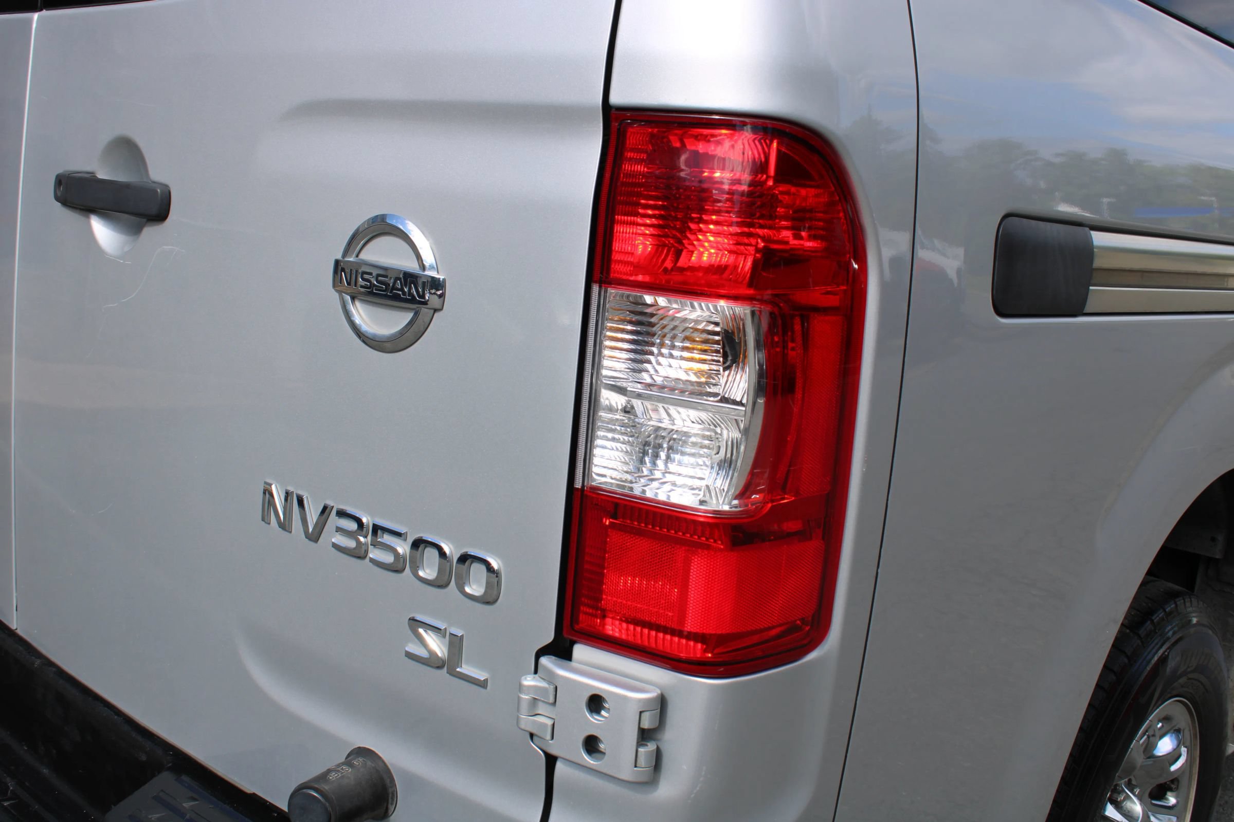 Used 2020 Nissan NV 3500 SL RWD image 28