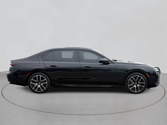 Used 2024 BMW 740i xDrive w/ Premium Package 2 AWD/4WD image 4