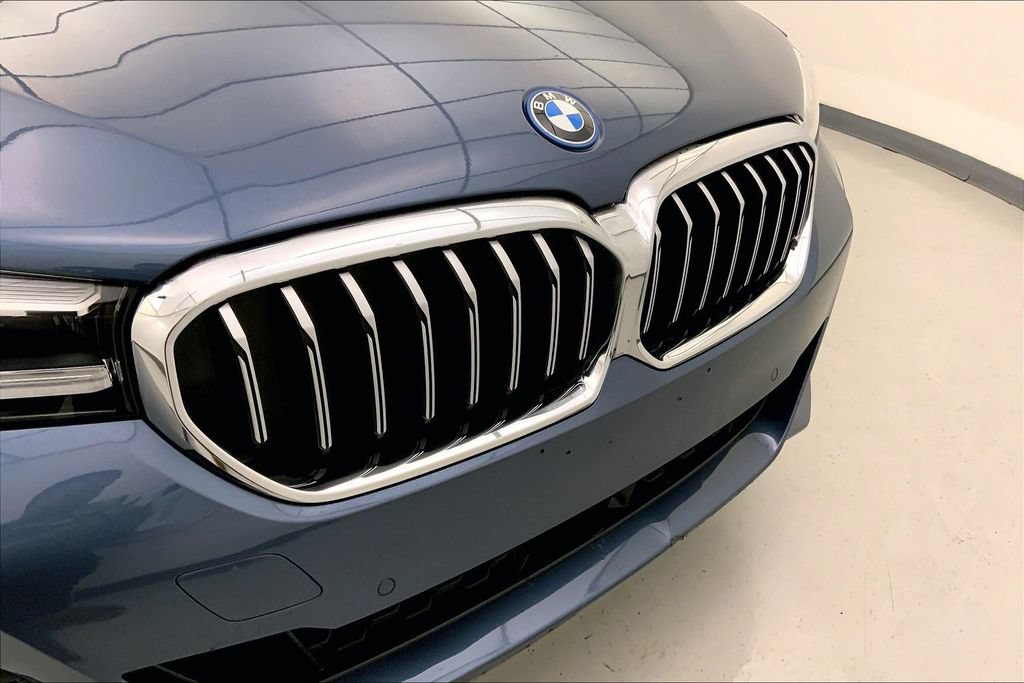 Used 2023 BMW 530e xDrive w/ Executive Package AWD/4WD image 29