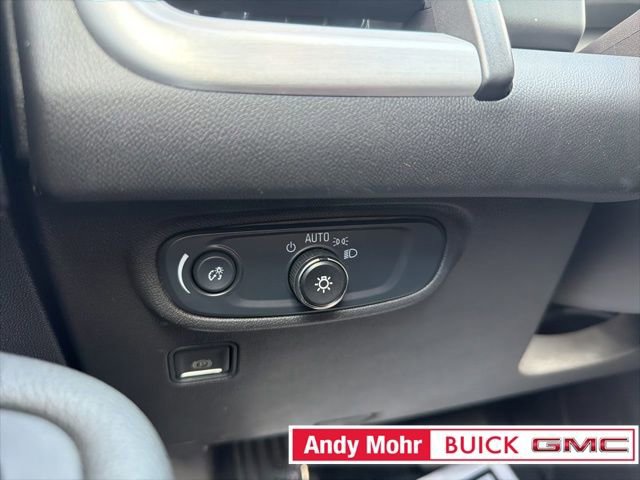 Used 2024 GMC Terrain SLE w/ Driver Convenience Package FWD image 37