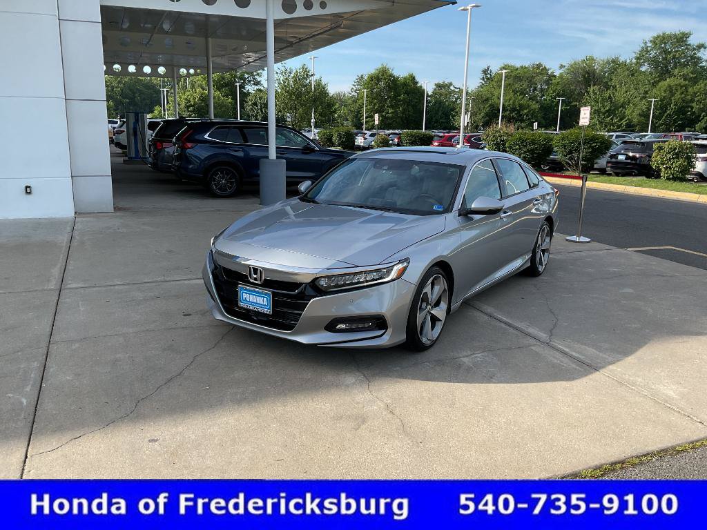 Used 2018 Honda Accord Touring image 2