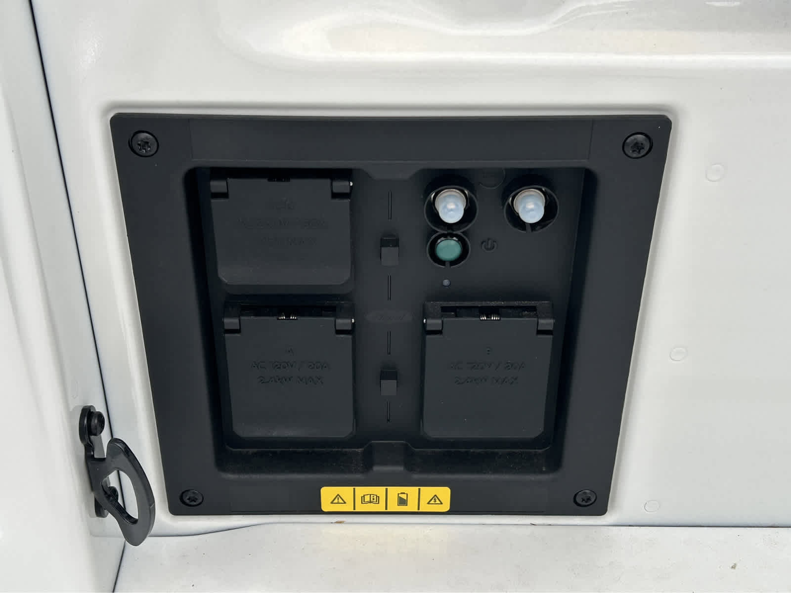 New 2023 Ford F150 Lightning Lariat image 17