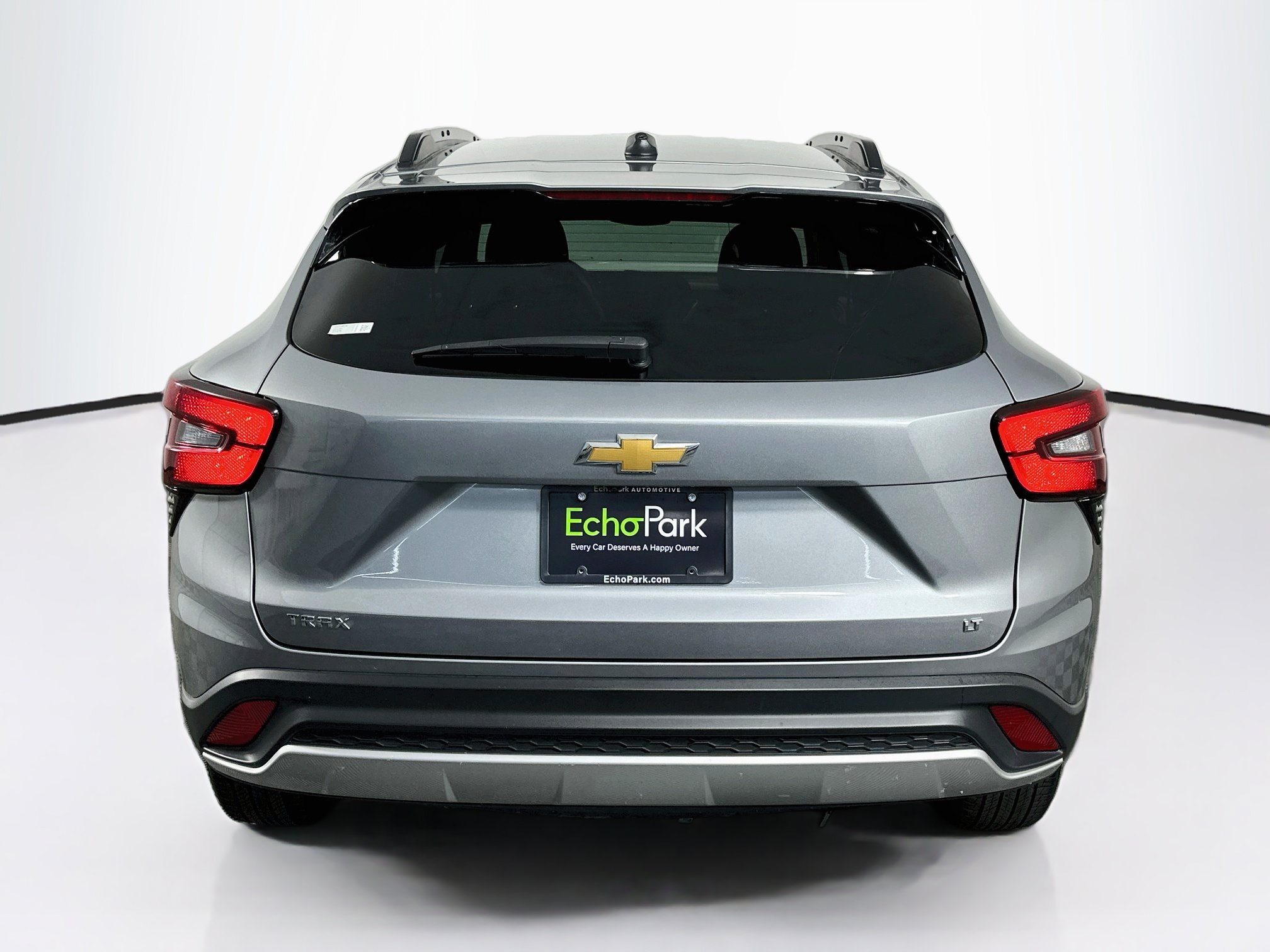 Used 2025 Chevrolet Trax LT FWD image 7
