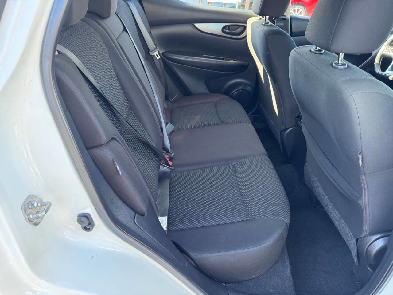 Used 2021 Nissan Rogue Sport S image 26