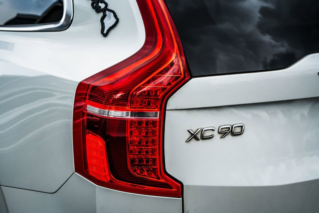 Used 2016 Volvo XC90 T6 Inscription w/ Vision Package AWD/4WD image 8