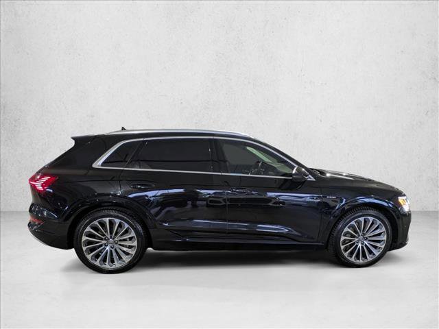 Used 2019 Audi e-tron Prestige image 4