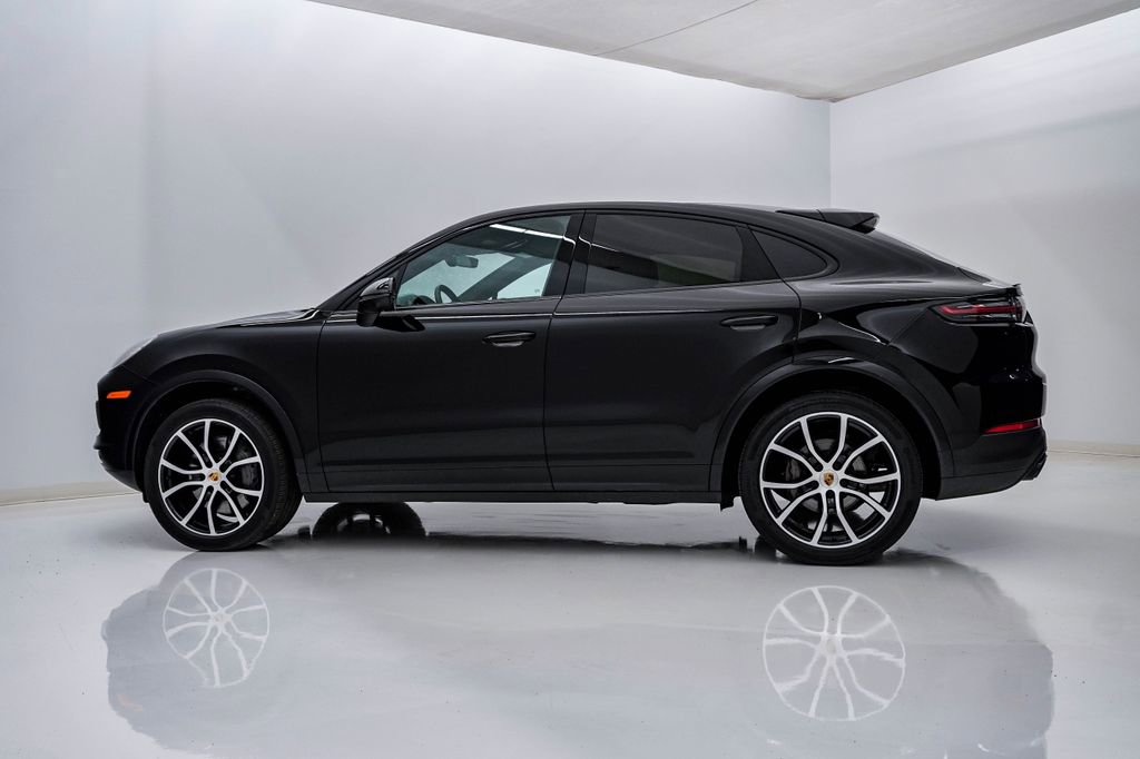 Certified 2023 Porsche Cayenne S image 2