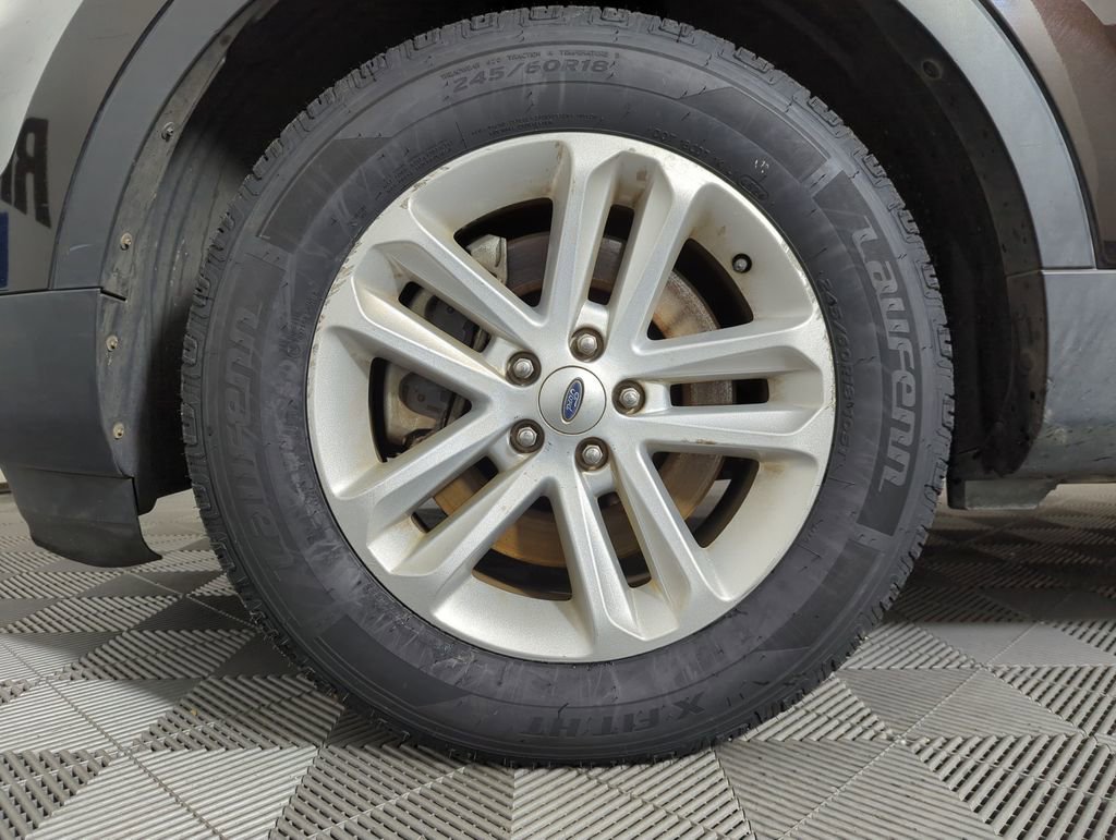 Used 2014 Ford Explorer XLT w/ Equipment Group 202A image 21