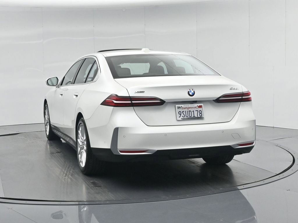 Used 2025 BMW 530i xDrive w/ Premium Package image 30
