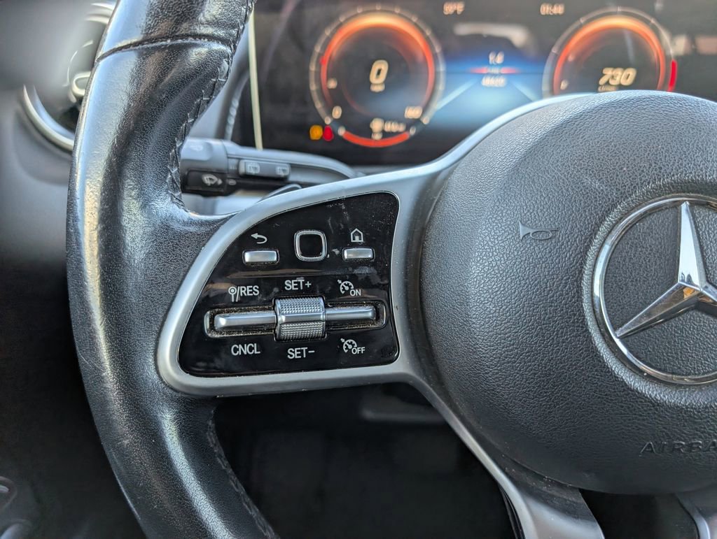 Used 2020 Mercedes-Benz GLB 250 4MATIC w/ Premium Package image 25