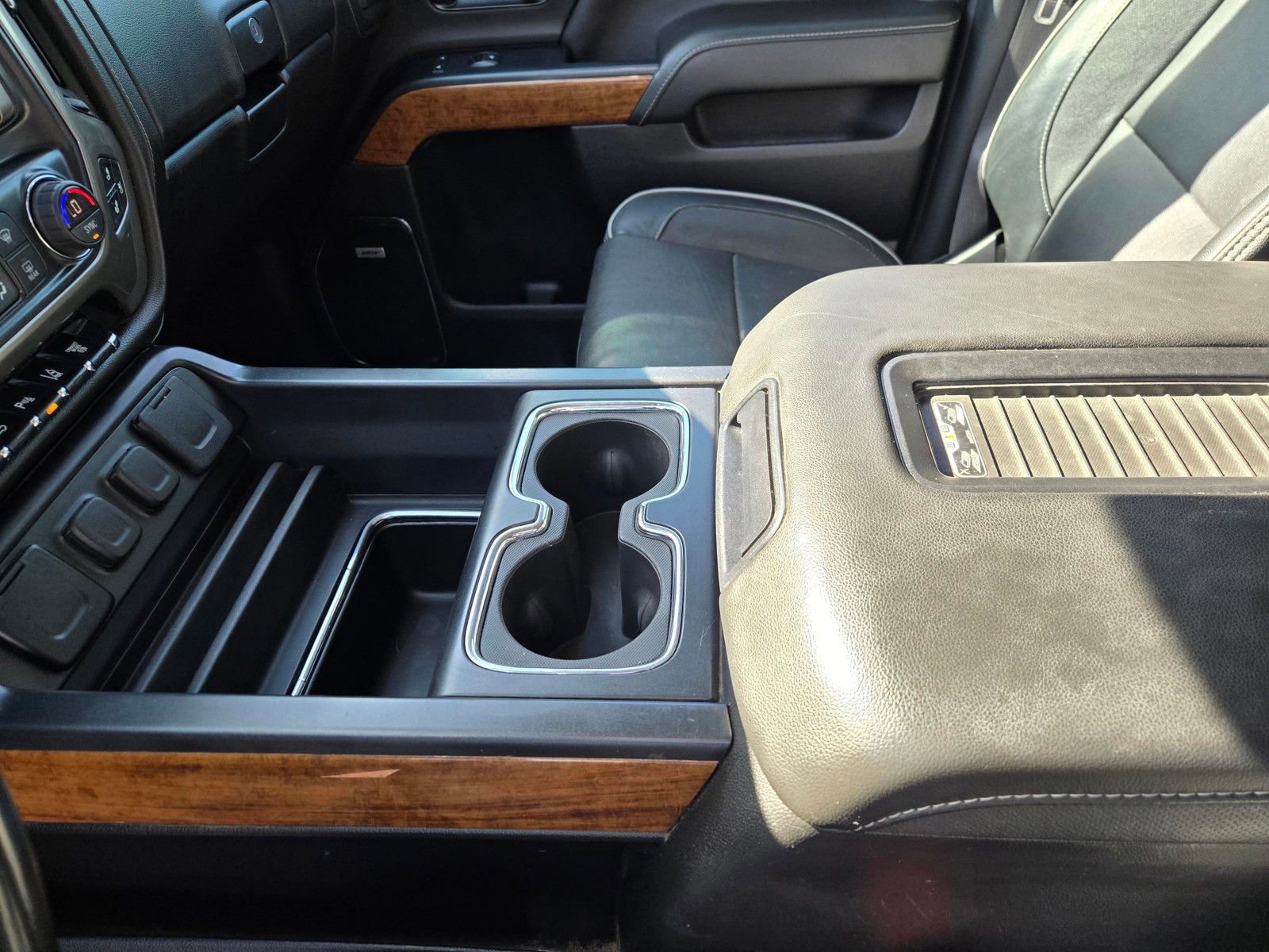 Used 2019 Chevrolet Silverado 2500 High Country w/ Duramax Plus Package image 17