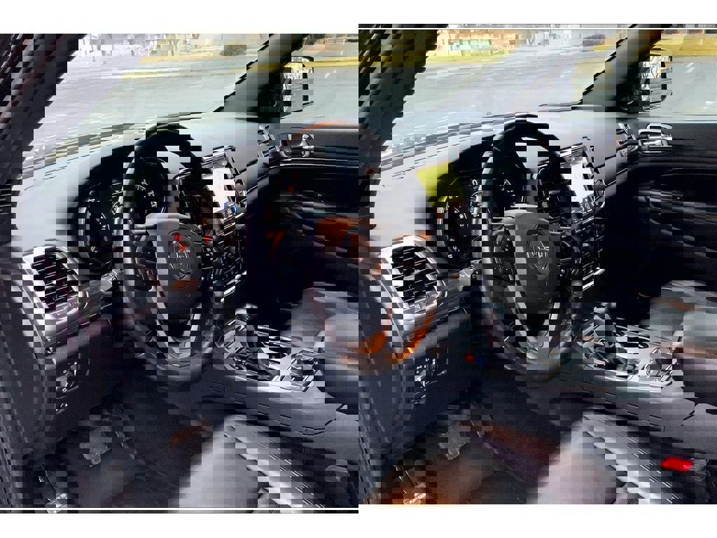 Used 2020 Jeep Grand Cherokee Limited X image 15