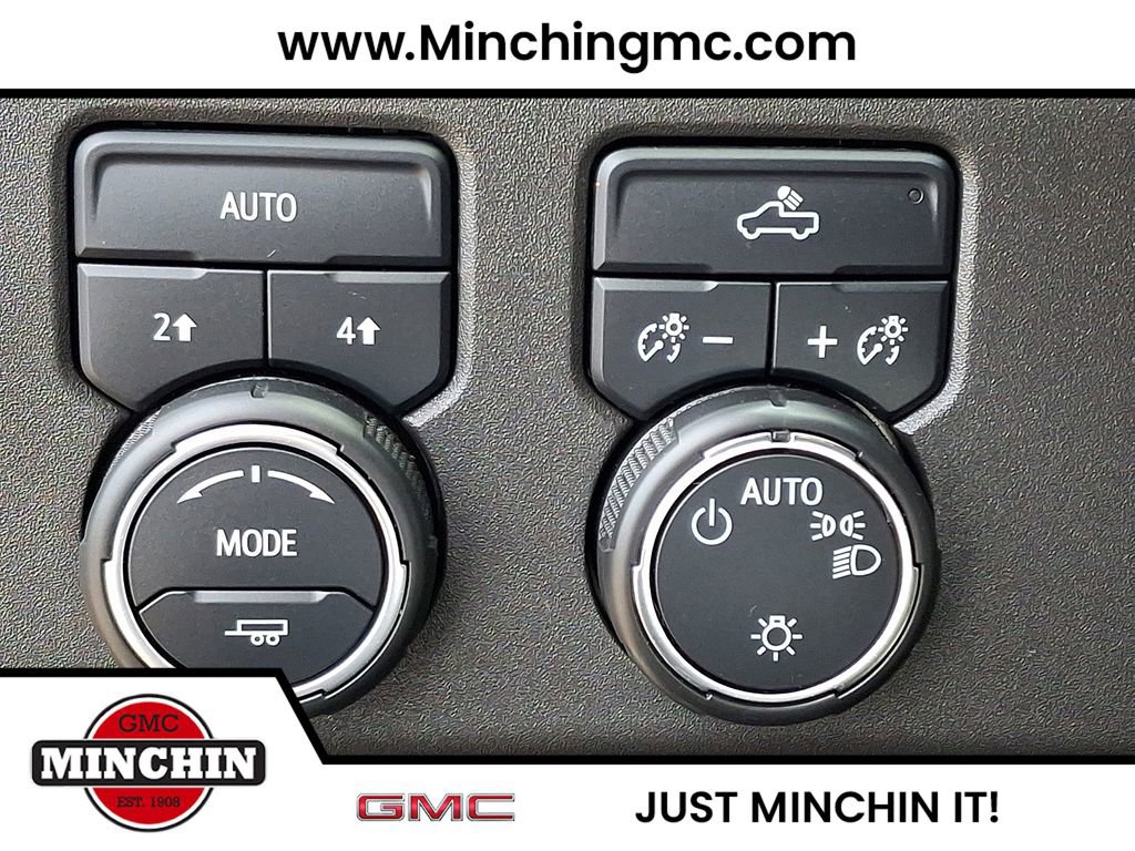 Used 2023 Chevrolet Suburban Premier AWD/4WD image 23