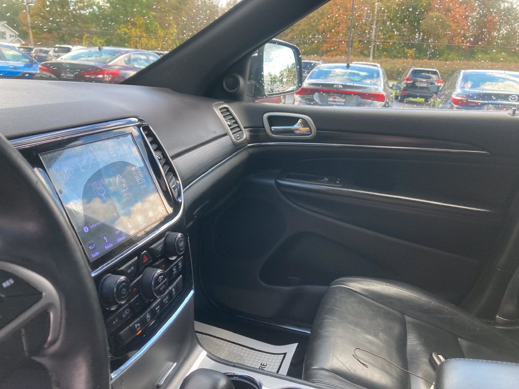 Used 2019 Jeep Grand Cherokee Limited AWD/4WD image 15