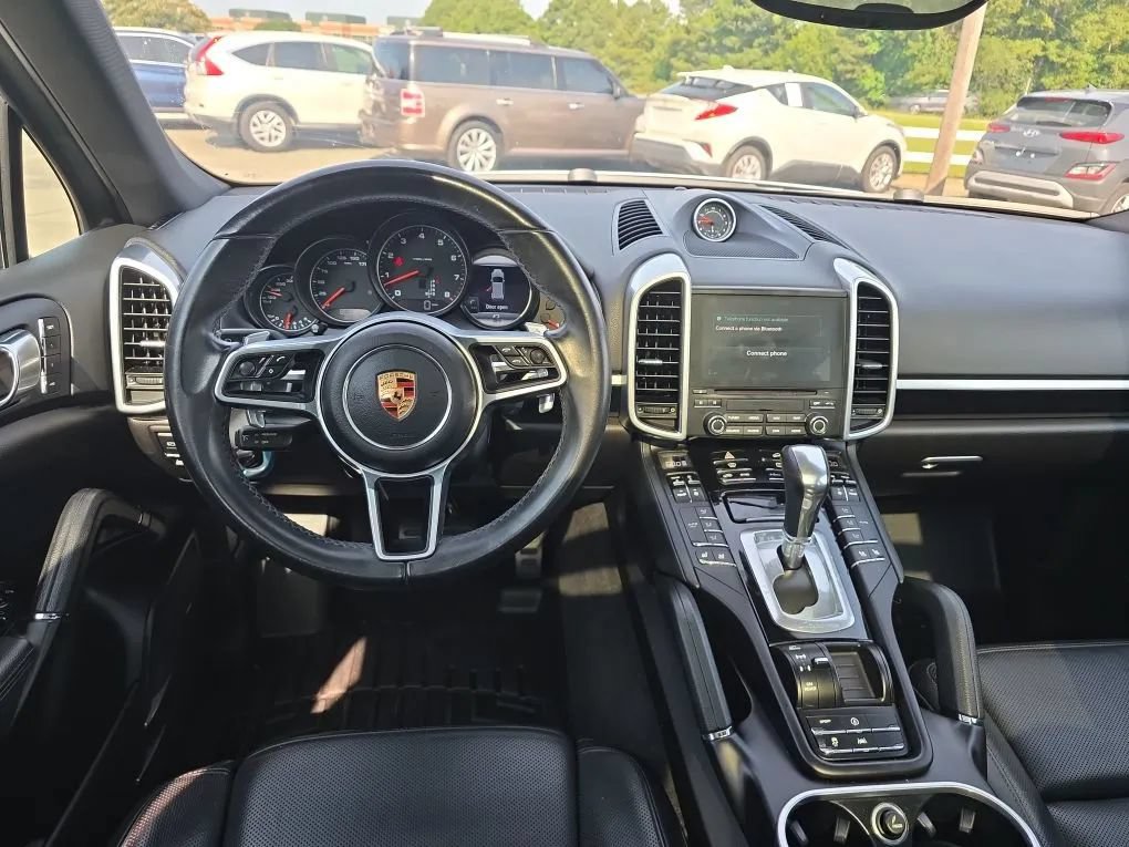 Used 2017 Porsche Cayenne AWD/4WD image 12